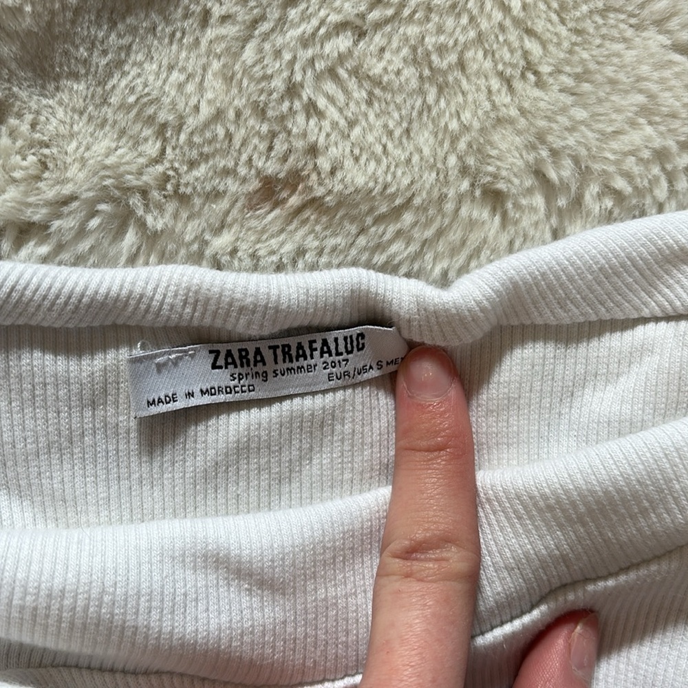 ZARA White Off Shoulder Ribbed Crop Top | Spaghetti Strap Size Small - Picture 3 of 6